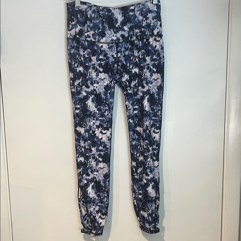 GAIAM Blue and White Patterned Leggings